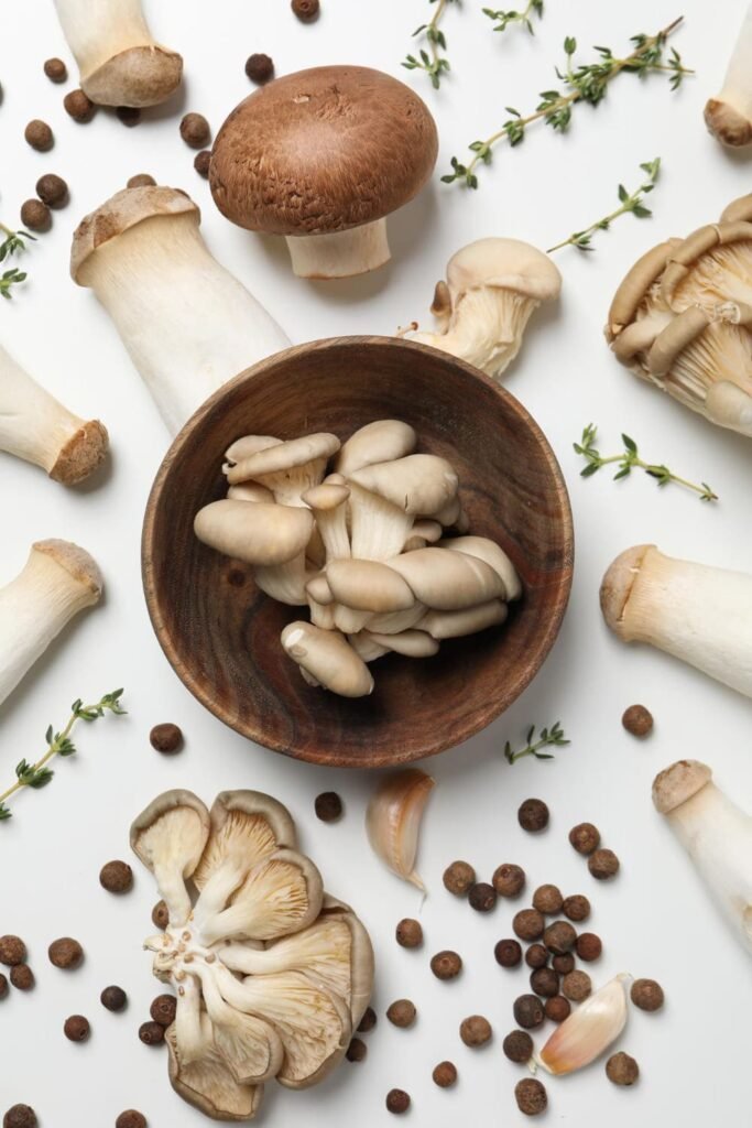 asador junco guadalix de la sierra setas frescas sobre mesa madera ingredientes naturales asador junco guadalix de la sierra setas frescas sobre mesa madera ingredientes naturales